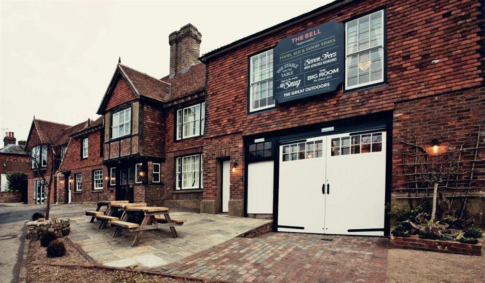 Old Bull Inn 로이스턴 외부 사진
