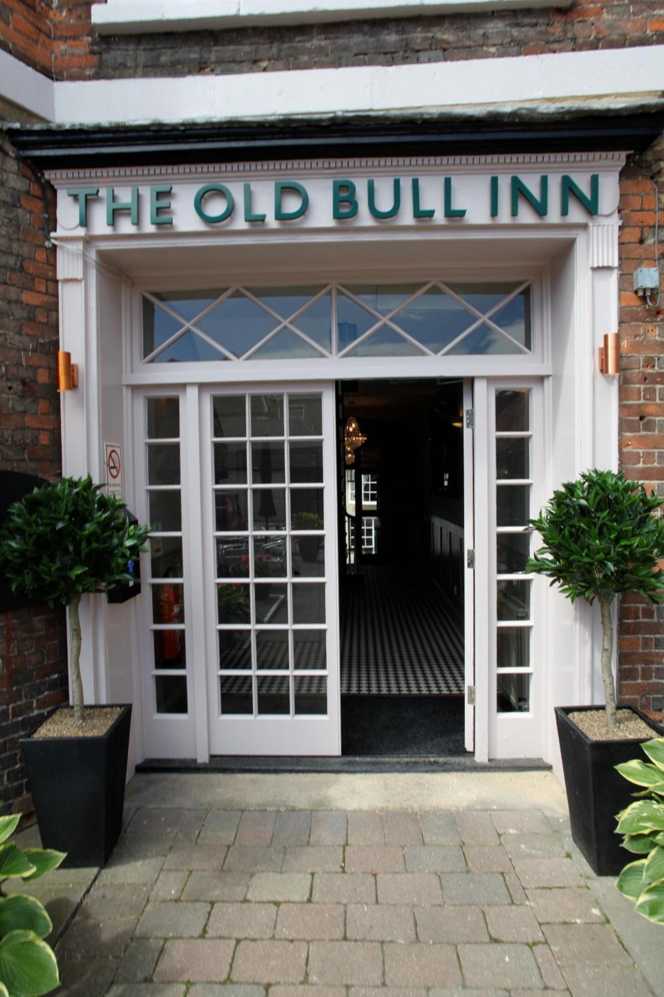 Old Bull Inn 로이스턴 외부 사진