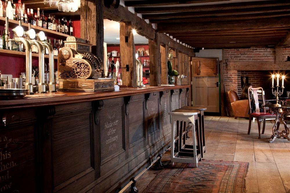 Old Bull Inn 로이스턴 외부 사진